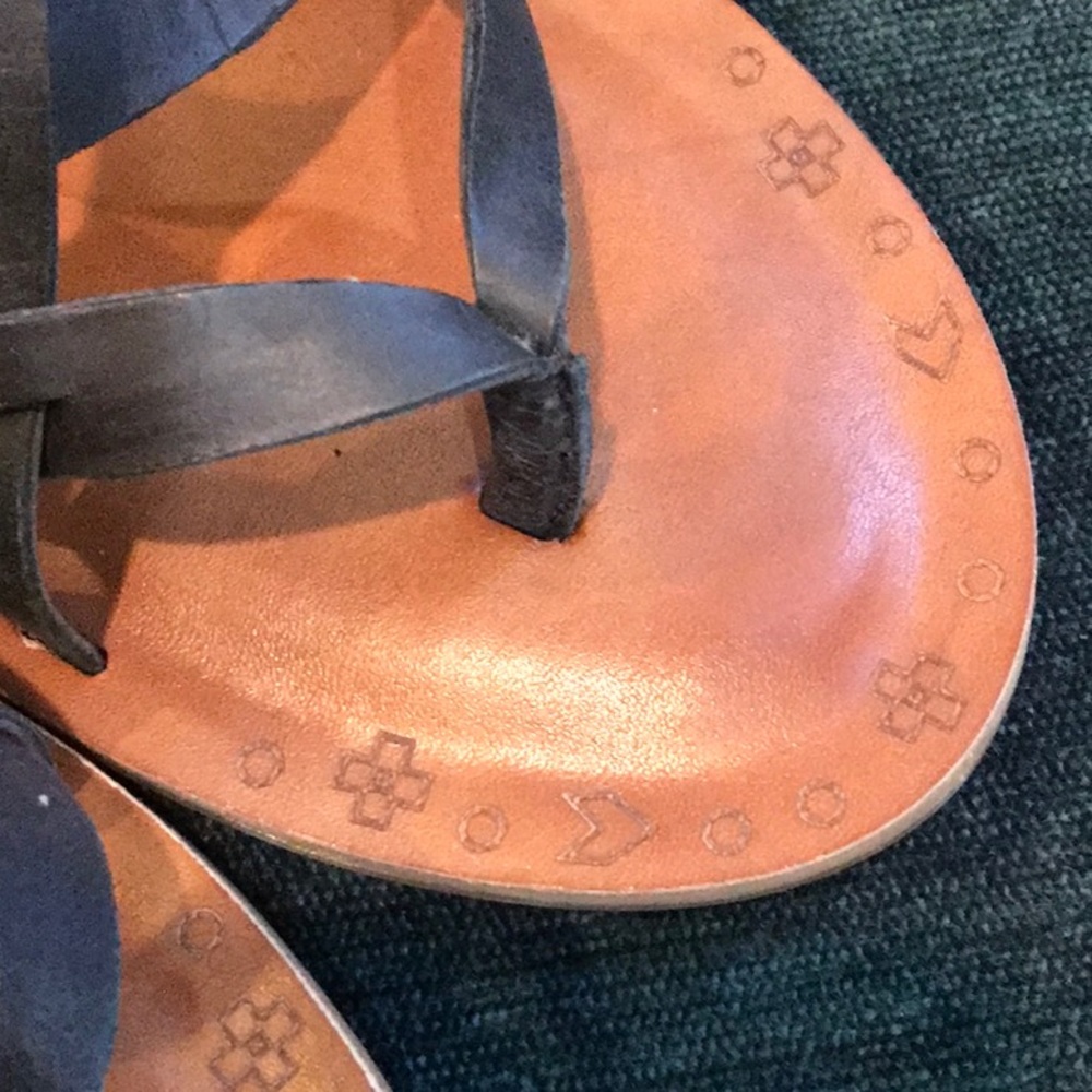 Lucky Brand Black Leather Strap Sandal - Picture 7 of 14